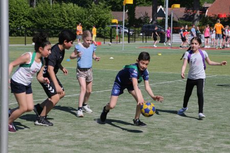 ‘Sportverenigingen, open de deuren voor gevluchte kinderen’