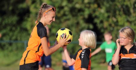 KNKV komt met gratis MDT-traject voor jonge korfbaltrainers